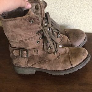 Size 7.5 Brown Roxy boots
